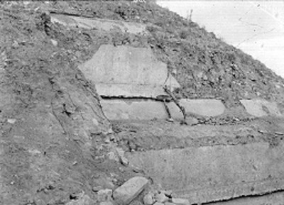 Base piramidal prehispánica durante proceso de excavación