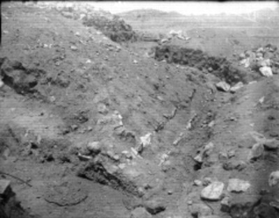 Vista de un montículo durante su excavación