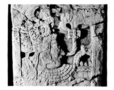 Lápida maya con relieve antropomorfo, detalle