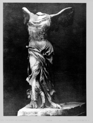 Escultura de la Victoria alada de Samothrace, reprografía