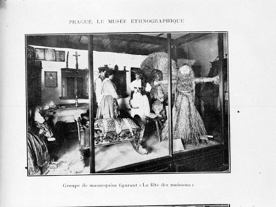 Escena exhibida del festival de la cosecha en el Museo etnográfico de Praga, reprografía
