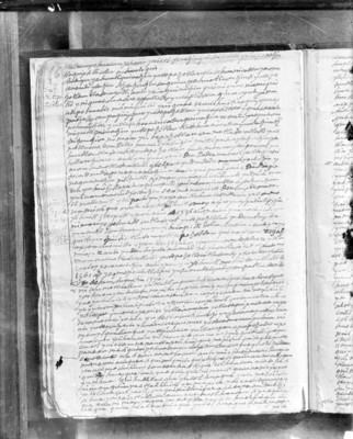 Manuscrito con letras encadenadas, reproducción