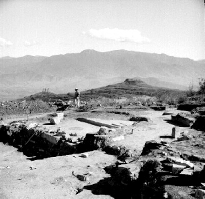 Trabajador en el Templo del Tlecuil