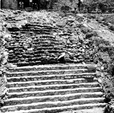 Trabajos de restauración en la escalera de El Palacio