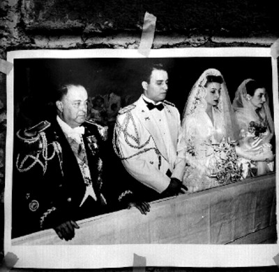 Anastacio Somoza y esposa durante su boda religiosa