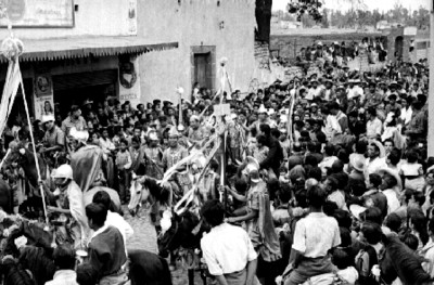 Actores y espectadores durante la representación de la Pasión de Cristo en Iztapalapa