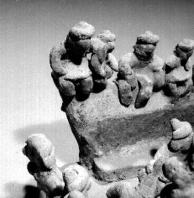 Piezas de piedra representando el Juego de pelota, detalle