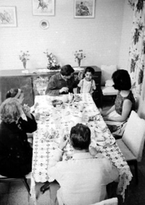 Familia durante una comida