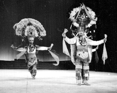 Bailarines del Ballet Popular, coreografía Cuauhtémoc