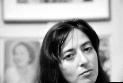 Myra Landau en su taller de pintura, retrato