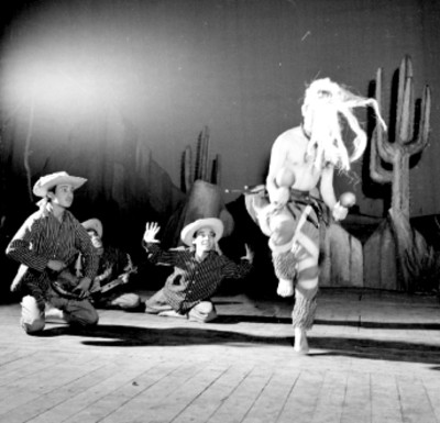 La hija de Yori Bailarines en escenario