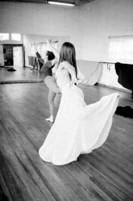 Rocio Sagaón y bailarina ensayan María Pardo