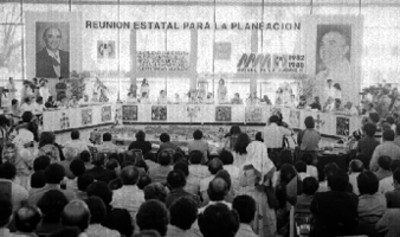 Miguel de la Madrid y politicos presiden reunión estatal para la planeación en Tepic