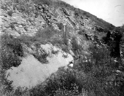 Pirámide de la luna, lado oriente y cala de excavación número 262