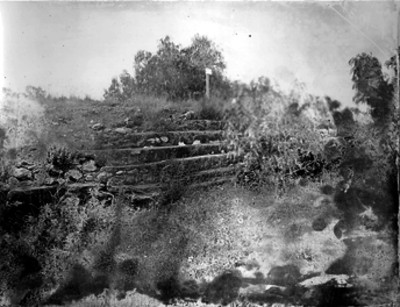 Escalinata y cala de excavación, vista parcial