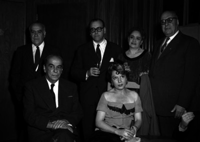 Rómulo Gallegos e intelectuales en un evento social, retrato