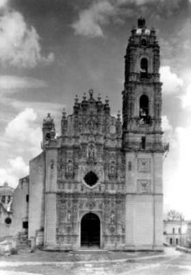 Iglesia de San Francisco Javier, vista general de la portada