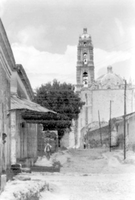 Vista de la torre de la iglesia de San Pedro y San Pablo