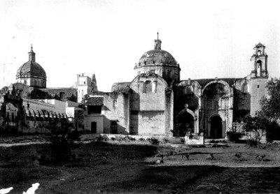 Fachada posterior de la iglesia de San Francisco Javier
