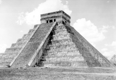 El Castillo totalmente reconstruido