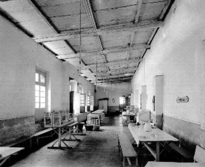 Interior de un comedor, vista parcial
