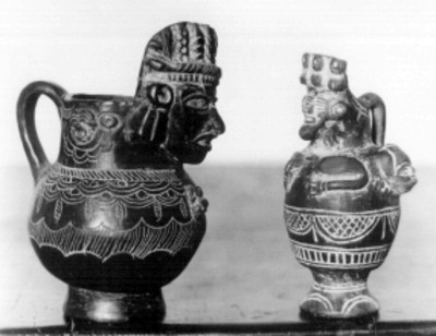 Jarras de cerámica con figuras antropomorfas