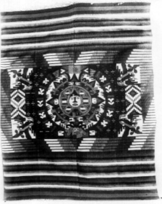 Sarape decorado con la piedra del sol, detalle