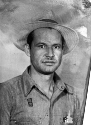 Hombre de clase baje con sombrero, retrato