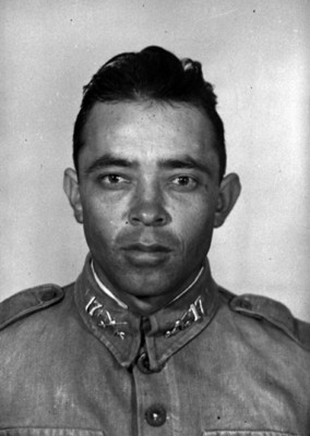 Militar de frente, retrato