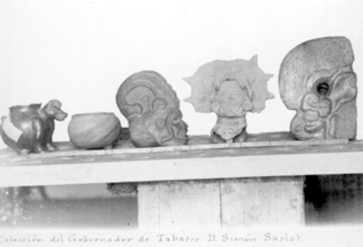 Hachas antropomorfas y vasijas de cerámica prehispánicas, colección del gobernador de Tabasco, Simón Sarlat