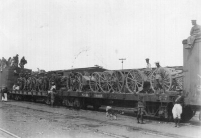 Artilleria federal trasladada sobre tren militar