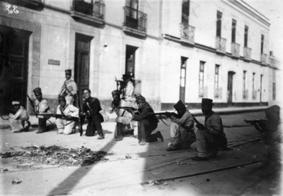 Infantería del Ejército Federal en combate