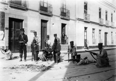 Posición felicista en la esquina de la calle Carlos Pacheco