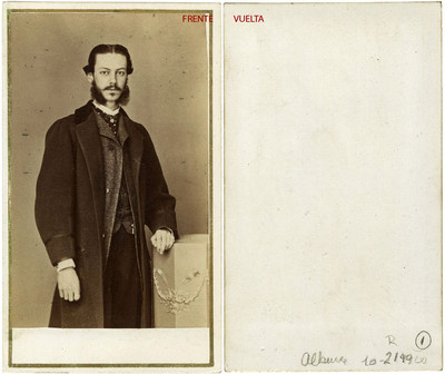 Retrato de hombre, plano medio