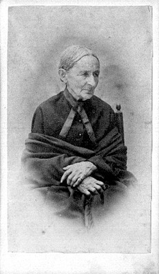 Retrato de plano medio de una mujer