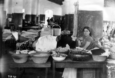 Mujer cargando niño, retrato