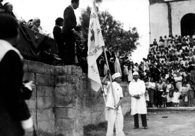 Entrega de bandera de la cruz roja de la juventud a las casas amigas de la obrera 1 y 2