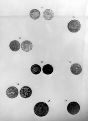 Monedas mexicanas exhibidas en la sala de numismática del Museo Nacional de Historia