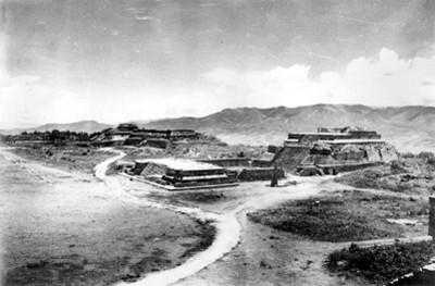 Panorámica del recinto ceremonial de Monte Albán