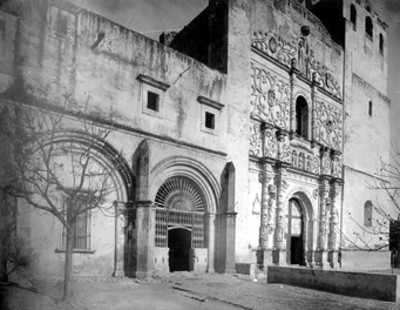 Ex-convento e Iglesia Agustinos, fachada