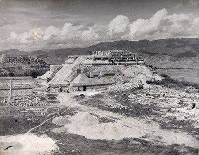 Trabajos de reconstrucción del Sistema 4, Monte Albán