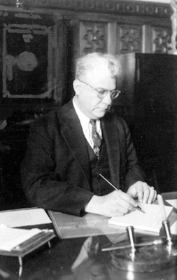 Enrique Hernández Álvarez, político