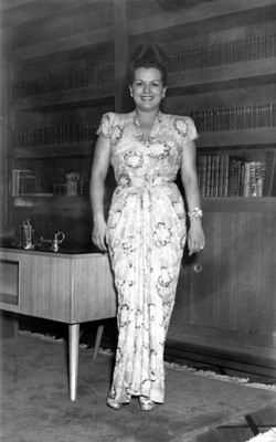 "Lolita González", retrato