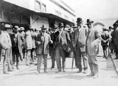 Justo Sierra Méndez con funcionarios, retrato