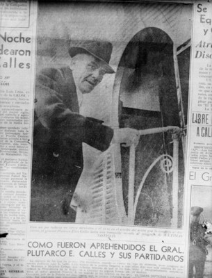 Fotografia de una nota periodistica que habla sobre el destierro de Plutarco Elias Calles