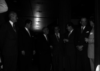 José March conviviendo con otros empresarios en un evento social