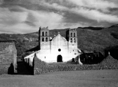 Iglesia en un poblado de Nayarit, vista general