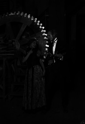 Pepito Martínez con una actriz, durante una representación teatral