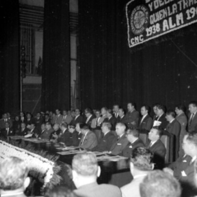 Julián Rodríguez Adame, Alfredo del Mazo, Jaime Torres Bodet y funcionarios, durante el Aniversario de la C.N.C.