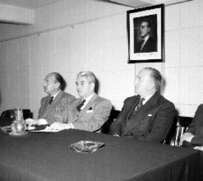 Salomón González Blanco y demas personalidades en la inauguración de cursos de la Escuela de Capacitación
